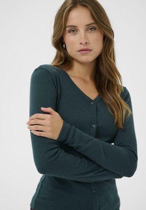 Tiefgrüne Strickjacke mit V-Ausschnitt, langen Ärmeln und Knopfverschluss. Verfügt über ein dezentes strukturiertes Muster und eine schmal geschnittene Passform.