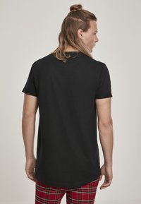 Urban Classics SHORT SHAPED TURN UP TEE - Jednoduché tričko - black