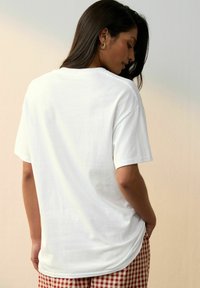 Next LICENSE MATISSE FRONT GRAPHIC SHORT SLEEVE - Apdrukāts T-krekls - white