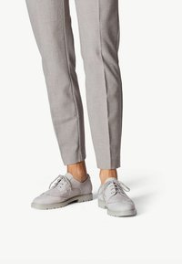 Tamaris Stringate - light grey