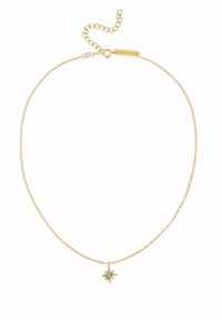 Collar de cadena de oro con un pequeño colgante en forma de estrella que presenta puntos texturizados y una gema central, asegurado con un broche y una cadena de extensión.