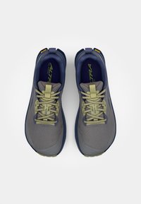 Altra LONE PEAK 9 - Bėgimo bateliai, skirti nelygiam paviršiui - dusty olive