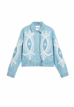 Világoskék farmerszakasz, nagy fehér virágos hímzéssel, klasszikus gallérral, hosszú ujjakkal, gombos záródással és oldalzsebekkel.