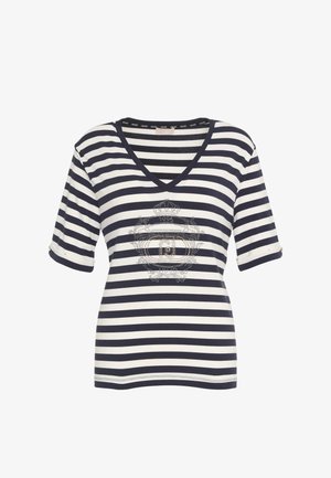 Tricou cu dungi orizontale bleumarin și albe, decolteu în V, cu mâneci până la cot și un design decorativ cu un blazon din pietre strălucitoare în față.