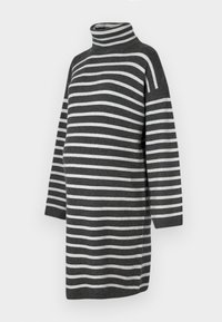Robe de maternité rayée en gris foncé et gris clair, avec un col haut, une coupe ample et des manches longues, fabriquée en un matériau tricot doux.