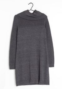 Mörkgrå stickad klänning med texturerad övre del och ribbad krage, långa ärmar och ribbad nederdel. Hänger från en svart krok.