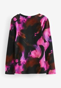 Langey mouw top met een zwarte stof met abstracte roze en paarse patronen. Gelaagd ribmateriaal, ronde halslijn en uitgesneden mouwen.