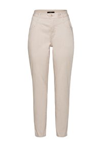 Pantalon en coton beige avec une coupe slim, doté d'une taille standard, de poches avant et d'une fermeture à bouton unique. Texture lisse, design minimal.