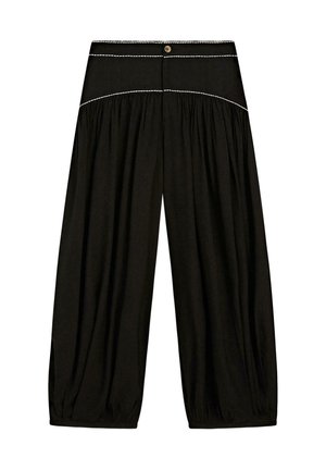 Pantalon noir à jambes larges avec tissu froncé, bas élastiqués, surpiqûres blanches et fermeture à un bouton à la taille.