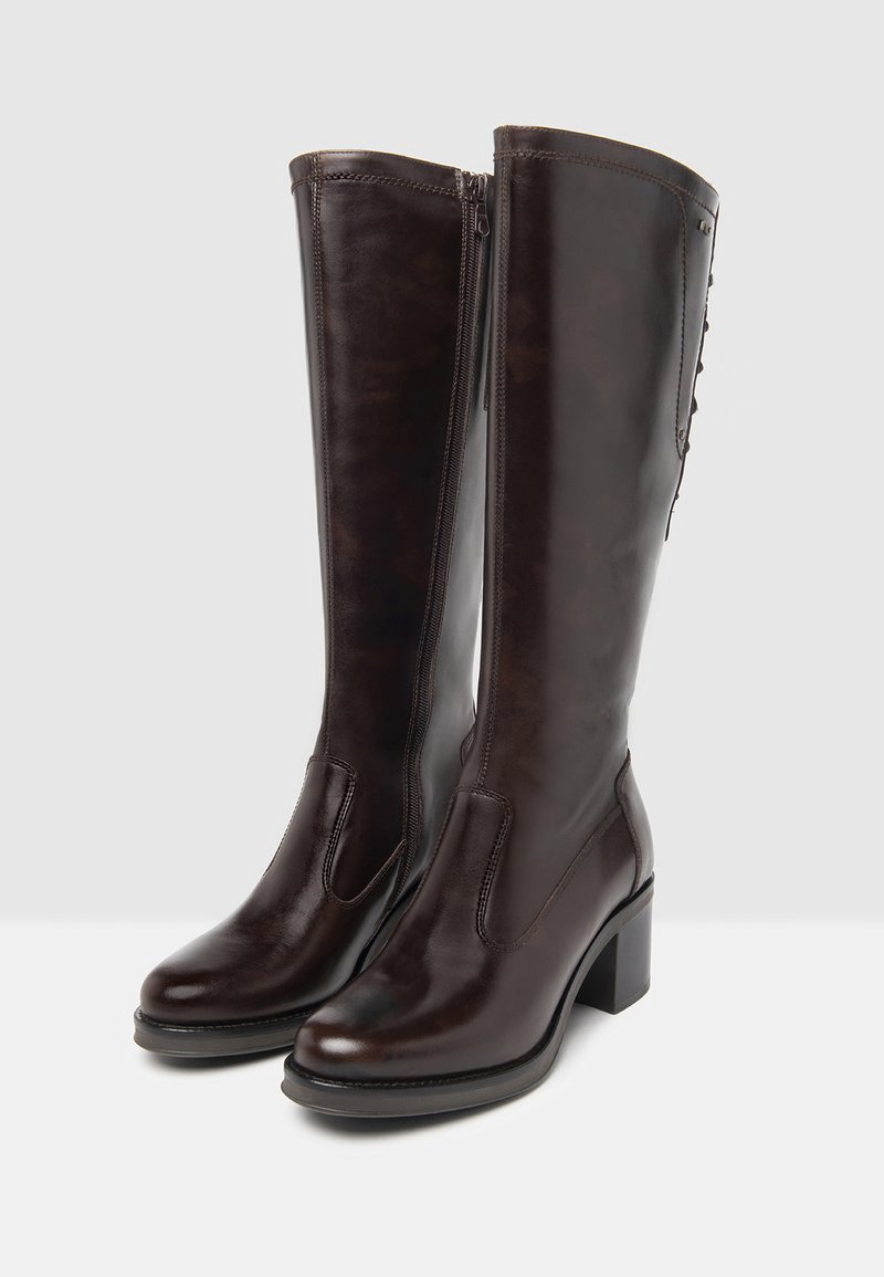 Stivale da donna in camoscio nero con cerniera tacco 5