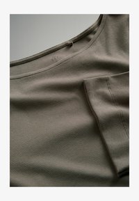 Odabrano, black khaki green burgundy