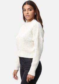 Elara Stickad tröja - weiss