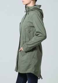 United Colors of Benetton Parkas - khaki