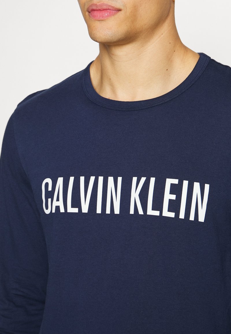 Herren Pyjamas | Calvin Klein Underwear CREW NECK Nachtwäsche Shirt blue/blau - NG96835 Herren Pyjamas | Calvin Klein Underwear CREW NECK Nachtwäsche Shirt blue/blau - NG96835