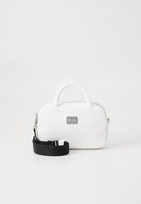 Unselected, white