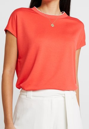 Camiseta básica - coral