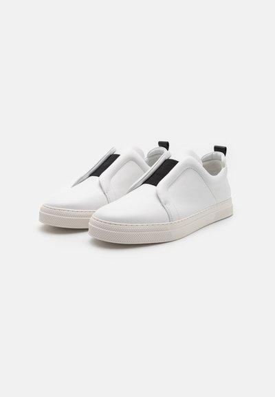 Pierre Hardy SLIDER - Slip-ons - white/black classique