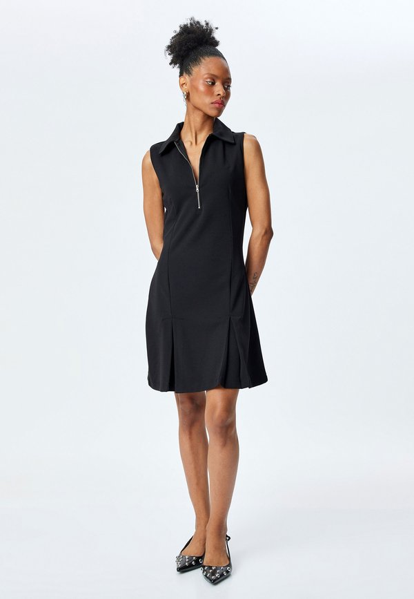 MINI POLO NECK - Jerseykleid