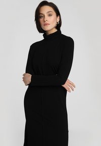 Madnezz House ALBA - Freizeitkleid - black