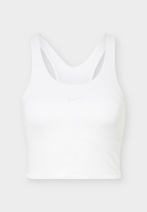 Hvit cropped sports-BH med racerback-design og svakt Nike swoosh-logo foran midt.