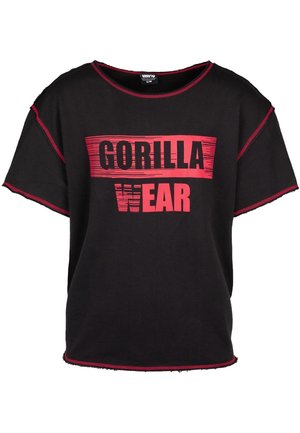Zwarte t-shirt met een losse pasvorm, voorzien van rode stitching en de woorden "GORILLA WEAR" in vette, rode letters op de voorkant.
