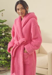 Next Župan - bright pink