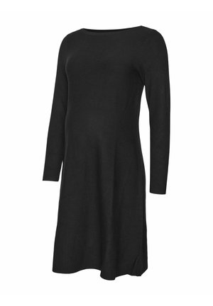 Juoda ilgam rankovėms skirta suknelė, pagaminta iš minkštos medžiagos, su plačiu iškirpimu ir šoninėmis skeltomis, kad būtų patogu judėti. Paprastas, tiesus kirpimas.