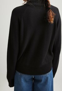 NA-KD Pullover - black