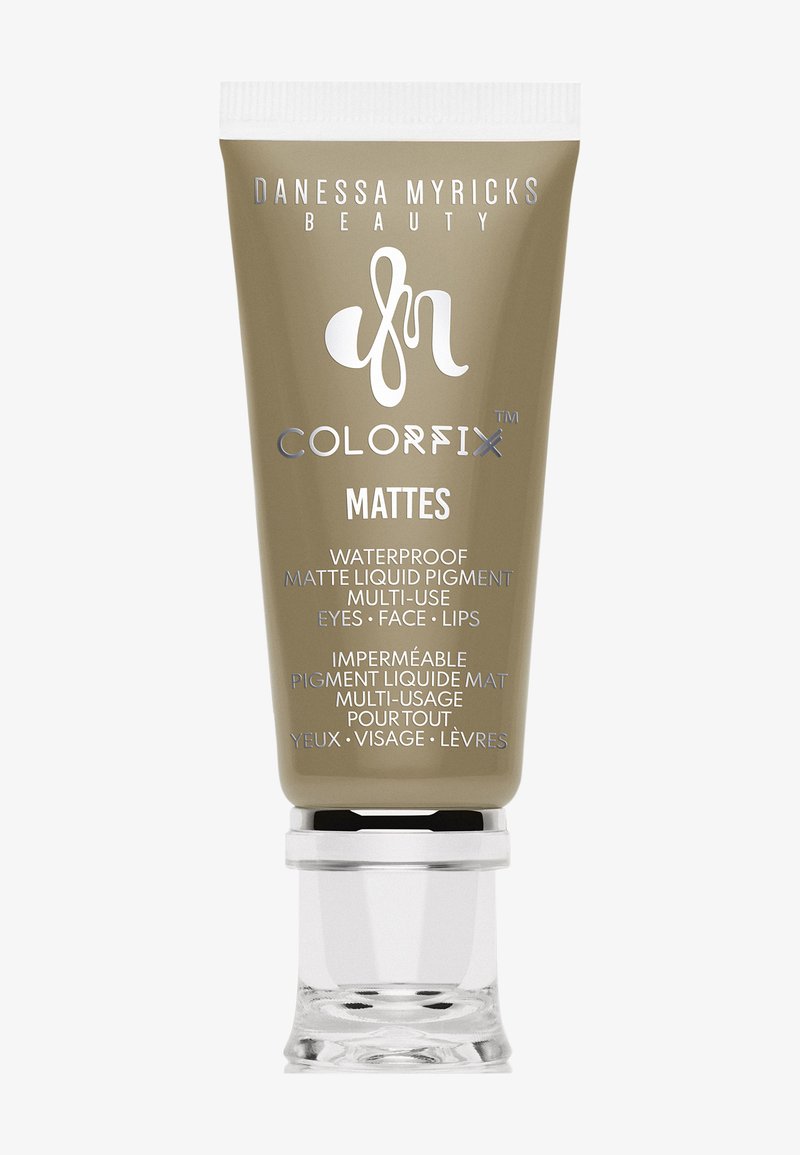 Danessa Myricks Beauty Colorfix matte waterproof vloeibare pigment in een beige tube voor ogen, gezicht en lippen, met een doorzichtige dop.