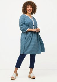 Ulla Popken RUFFLED GINGHAM  - Hverdagskjole - blue