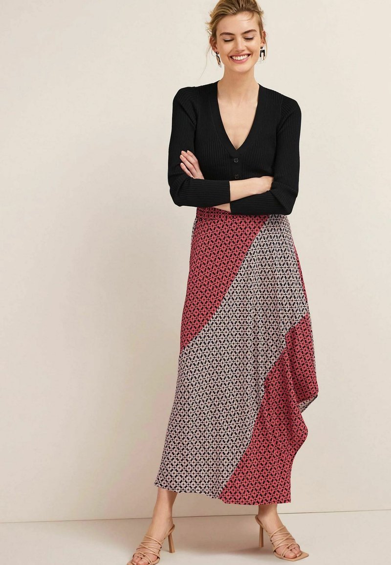Next Maxi skirt black red geo print/black Zalando.de