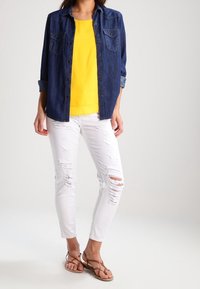 Zalando Essentials Bluse - dark yellow