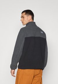 The North Face YUMIORI 1/4 ZIP - Fleece jumper - white dune/midnight pet
