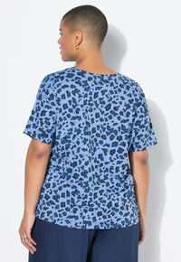Studio Untold ALLOVER - Triko s potiskem - dark blue