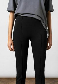 RESIDUS LOU  - Broek - black
