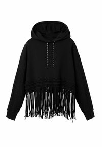 Sudadera negra con mangas de punto texturizado y un largo fleco en el dobladillo inferior, que cuenta con una capucha con cordones a rayas.