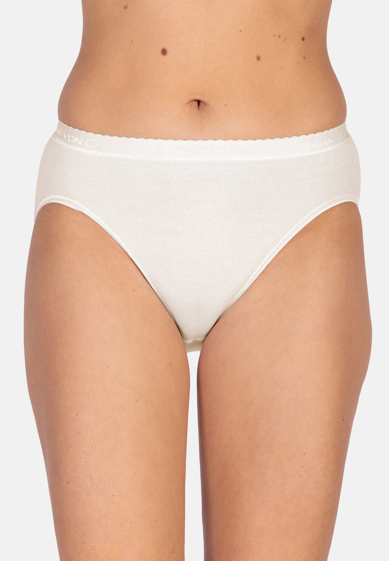 Slip in cotone bianco con elastico ondulato in vita che presenta il nome del marchio. Texture liscia e forma hipster classica per il massimo comfort.