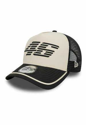Zweifarbige verstellbare Trucker-Kappe in Schwarz und Beige mit Netzrückseite und schwarzem, besticktem "NB"-Logo auf dem Frontpanel.