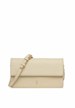 Beżowa prostokątna skórzana torba na ramię z klapką i regulowanym paskiem, z małym złotym logo z przodu.