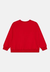 Felpa rossa, in misto cotone, vestibilità ampia, polsini e orlo a coste, scollatura rotonda, texture liscia, colore uniforme senza motivi.
