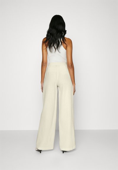 Emporio Armani Trousers - avorio