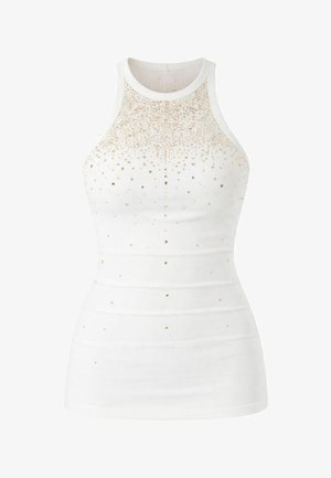 Top bianco aderente senza maniche con scollo alto, decorato con paillettes oro e argento sparse sulla parte superiore anteriore e sul busto.