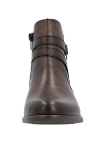 Boots chevilles en cuir marron avec deux sangles horizontales et une fermeture éclair sur le côté. Bout arrondi et dessus texturé. Semelle plate en caoutchouc.