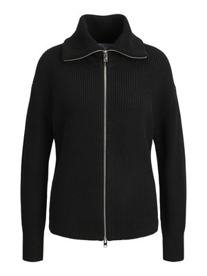 Pulover negru tricotat cu mâneci lungi, fermoar frontal, guler înalt și textură cu nervuri, prezentat din față pe un fundal alb.