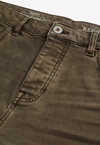 Next REGULAR FIT OVERDYED - Jean droit - brown