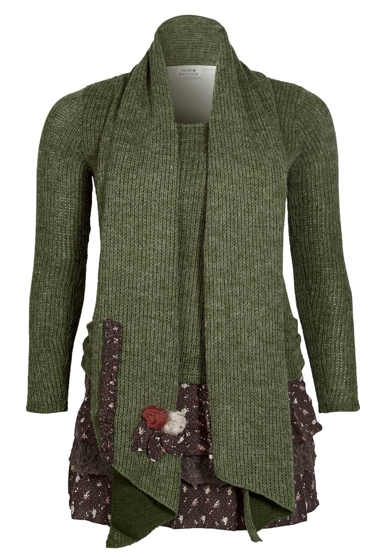 Cardigan verde lavorato a maglia con maniche lunghe, caratterizzato da un davanti a cascata, un motivo testurizzato e dettagli floreali su una gonna stratificata marrone.