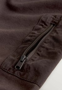 Non sélectionné, chocolate brown