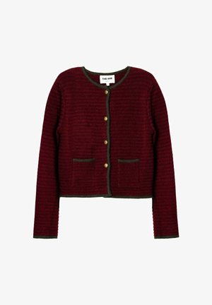 Cardigan en maille bordeaux avec un col rond, fermeture à boutons sur le devant, finitions vertes et deux poches plaquées à l'avant. Tissu texturé.