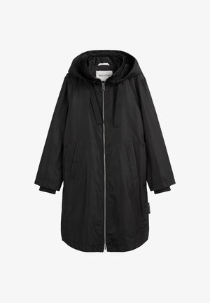 Czarna parka z kapturem, zapinana z przodu na zamek, z dwoma bocznymi kieszeniami i ściągaczami przy mankietach. Gładki materiał z prostym, nieozdobnym wzorem.