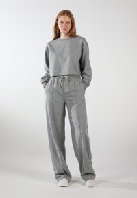 EOSELIO WIDE LEG PALAZZO E - Jogginghose - moon grey